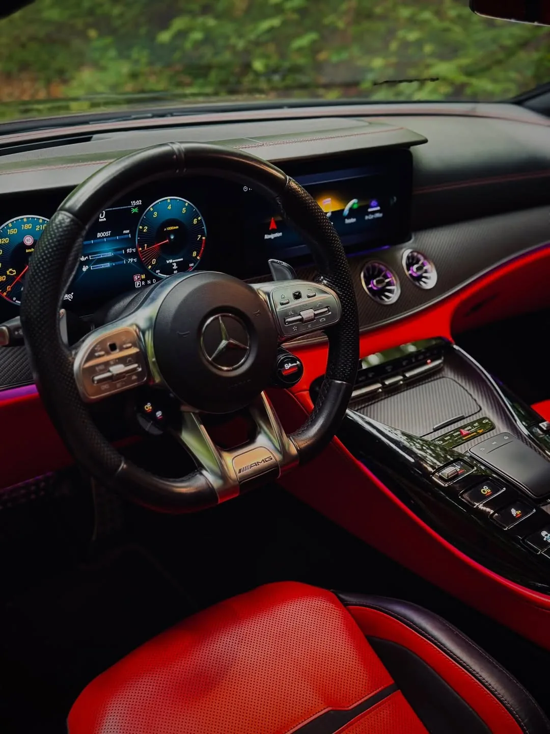 Mercedes-AMG GT 63 S · Weiss – Cockpit